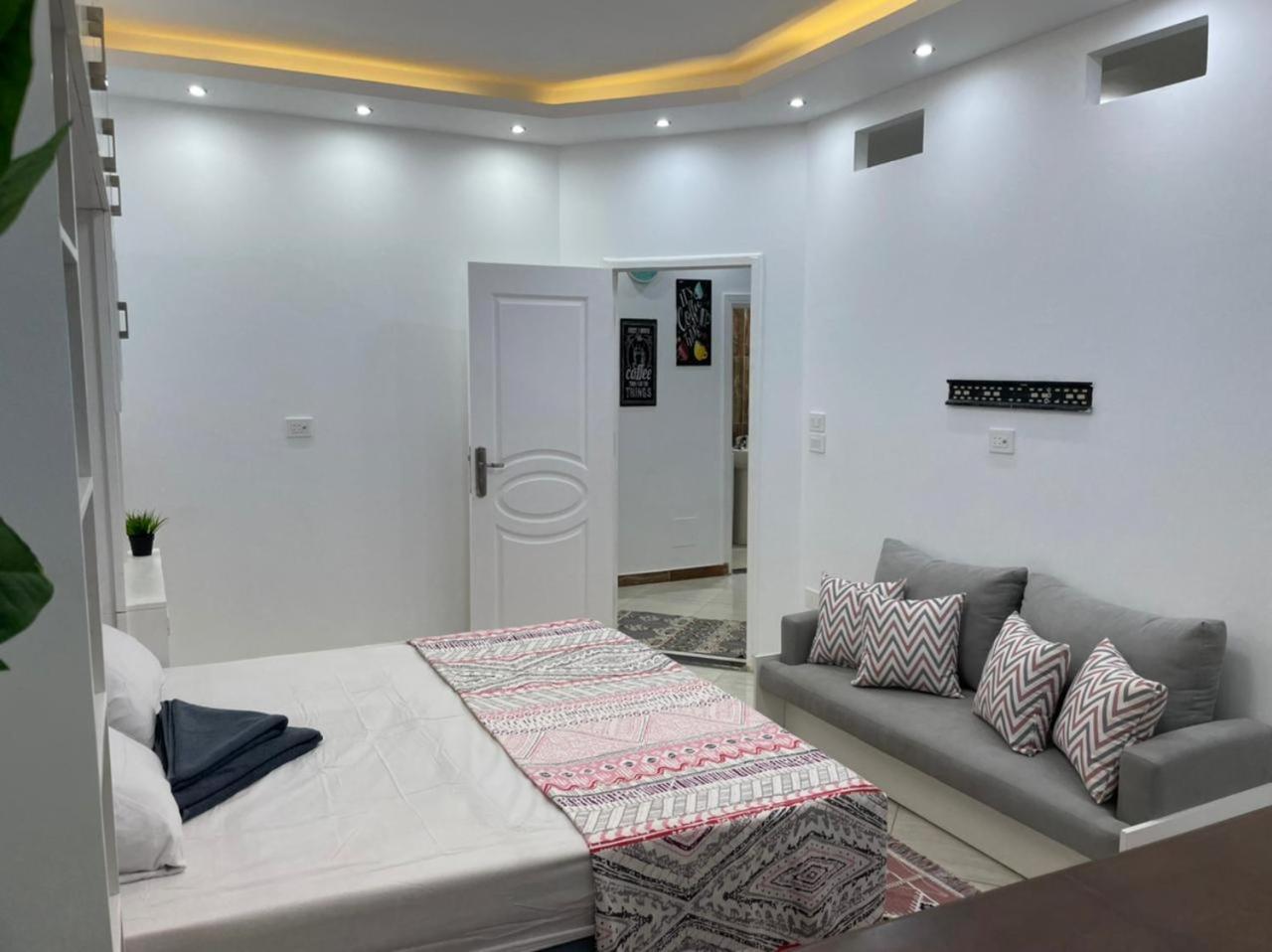 شقة في قلب القاهرة الجديدة تطل على شارع التسعين الشمالي Εξωτερικό φωτογραφία